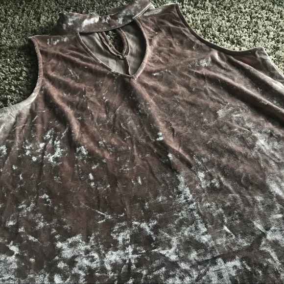 🔮Velvet Tank🔮 - Picture 3 of 5